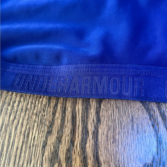 Small under armour sports bra - Picture 2 of 4